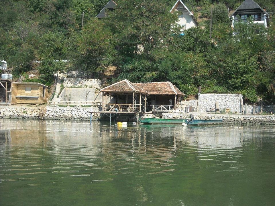 Chalet Ljubicine Kolibe Golubinje ภายนอก รูปภาพ