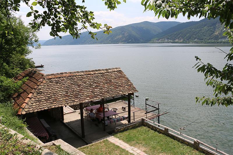 Chalet Ljubicine Kolibe Golubinje ภายนอก รูปภาพ